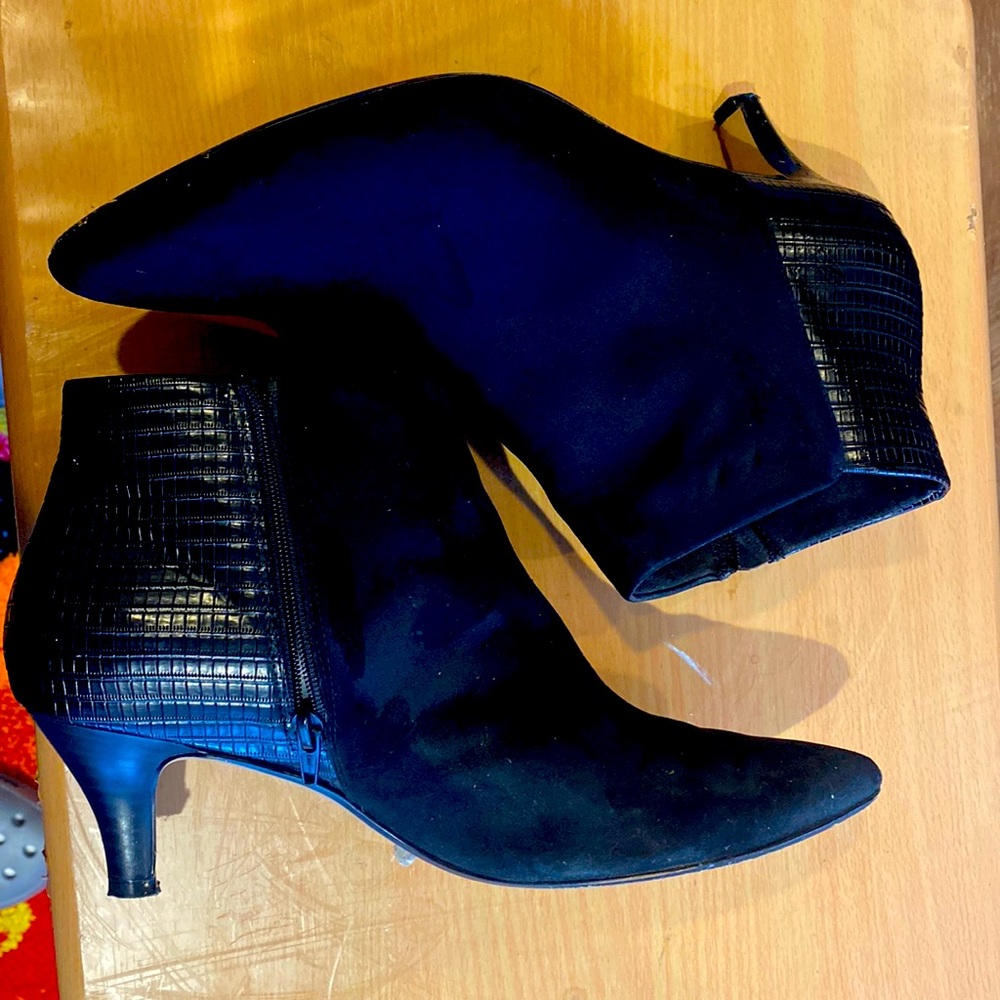 Beautiful Black Suede Boots